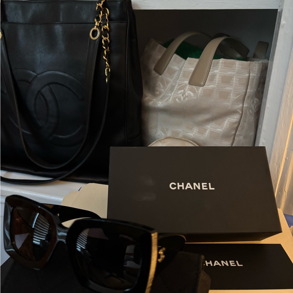 CHANEL Elegant Black Sunglasses Full inclusion with COA - Picture 13 of 16